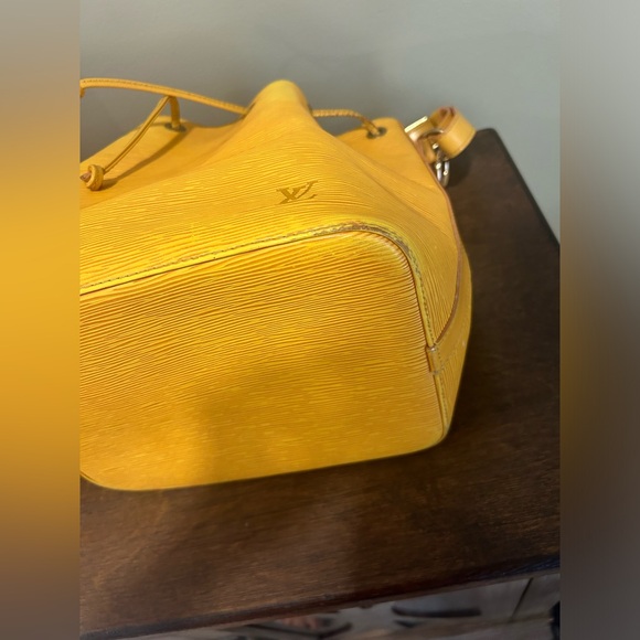 Louis Vuitton Vintage Yellow Epi Leather Noe GM Drawstring Bucket Shoulder Bag - Picture 10 of 14